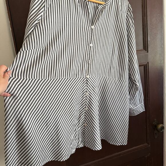J.JILL | Grey and White Striped Button down Tunic Blouse | Extra large Petite - Picture 5 of 6